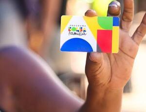 Brasil retira quase 1 milhão de famílias da pobreza em julho com aumento de renda, segundo dados oficiais