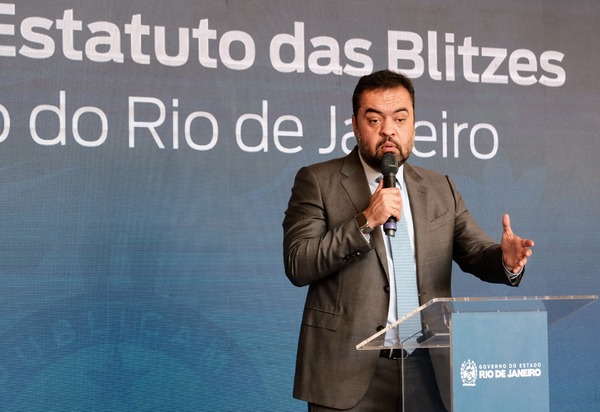 Governador Cláudio Castro sanciona estatuto que uniformiza procedimentos e orienta autoridades e agentes de trânsito em ações de fiscalização, disciplinando direitos e deveres