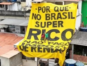 Bandeirões, torneios de pelada e projeções: coletivo usa criatividade para renovar ativismo de esquerda