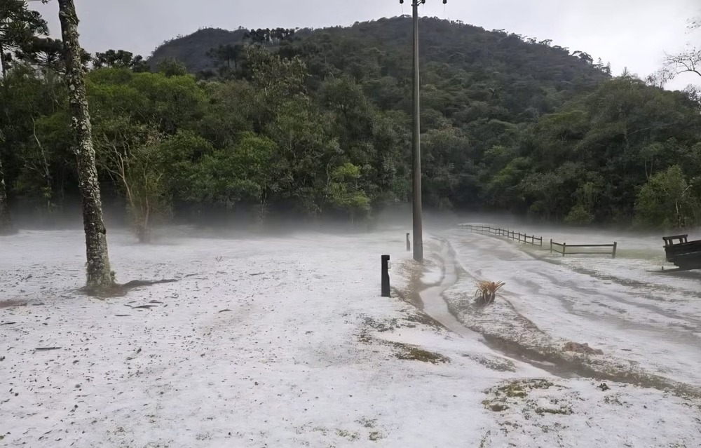 Tempestade com granizo atinge Valença e Rio Claro (RJ) e afeta mais de 150 famílias