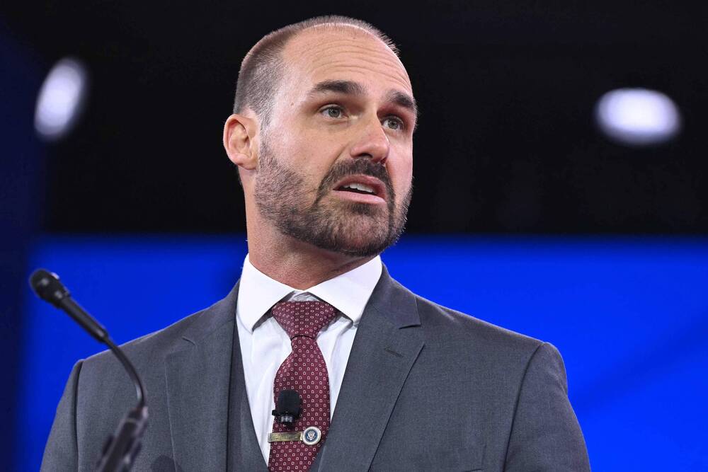 Segundo editorial da Folha, Eduardo Bolsonaro é traidor do Brasil