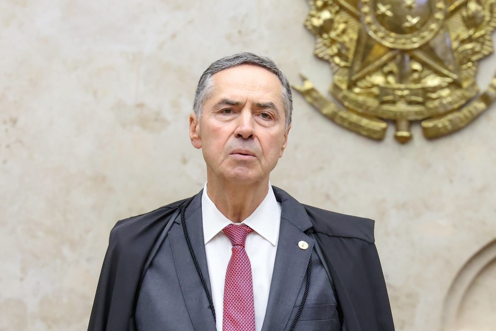 Maioria do STF se negou a assinar carta a favor de Moraes, diz site