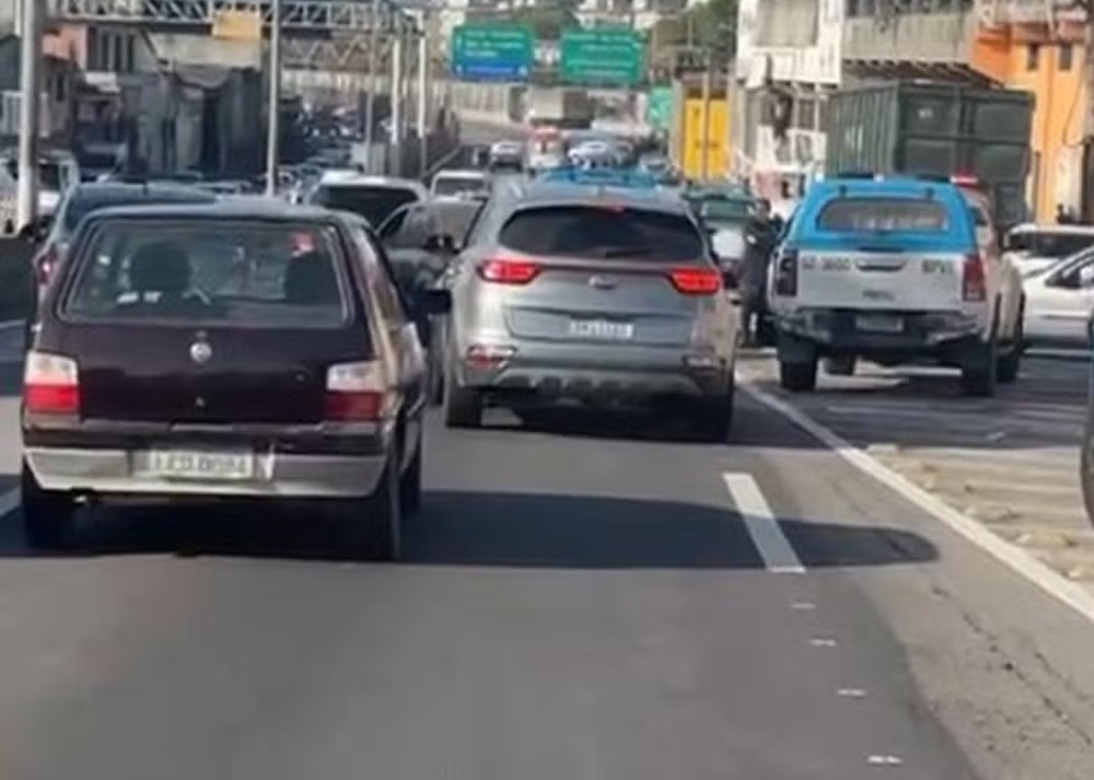 Confronto na Linha Amarela deixa dois mortos e causa caos no trânsito do Rio