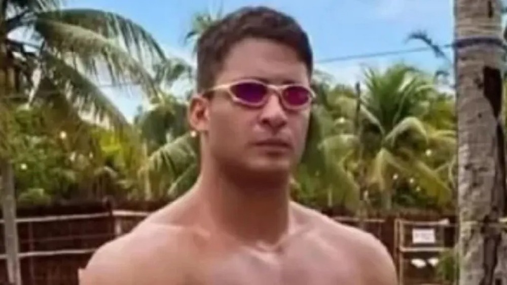 Homem que deu 61 socos em namorada diz que foi agredido em cela