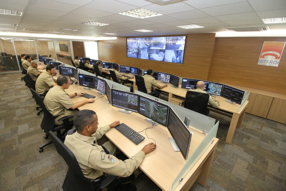 Prefeito Rodrigo Neves vai acionar seguradoras para reduzir preços dos seguros de veículos