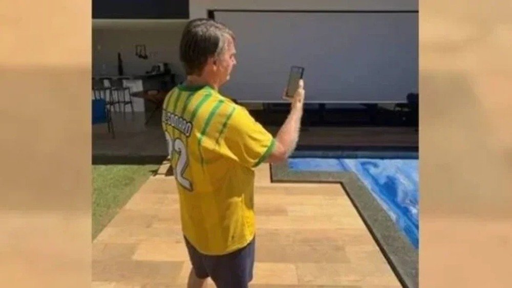 Moraes decreta prisão domiciliar de Jair Bolsonaro