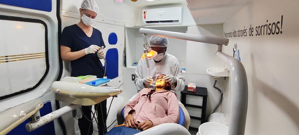 Odontomóvel já fez 1.465 atendimentos de beneficiários das Cozinhas Comunitárias 