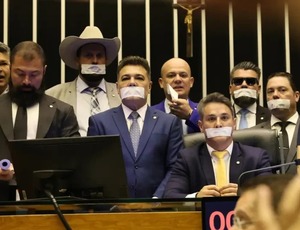 Lindbergh propõe suspensão de mandato para sequestradores do Congresso