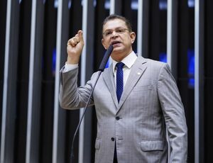 Sóstenes, líder do PL, pede perdão a Motta por mentir sobre acordo de anistia e admite que não agiu corretamente nos bastidores