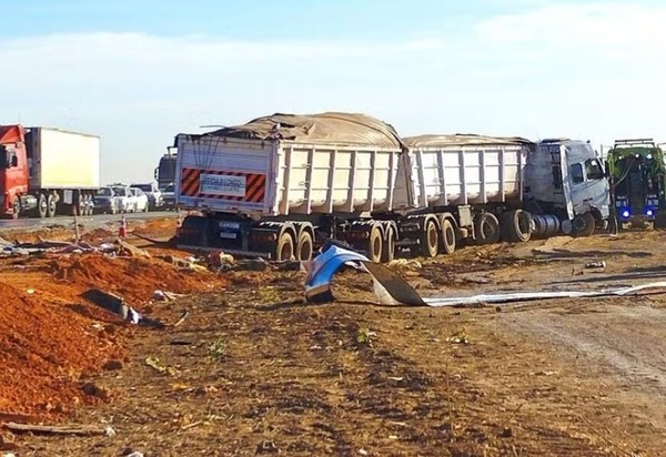 Carreta de acidente com 11 mortos e mais de 40 feridos trafegava fora do horário permitido