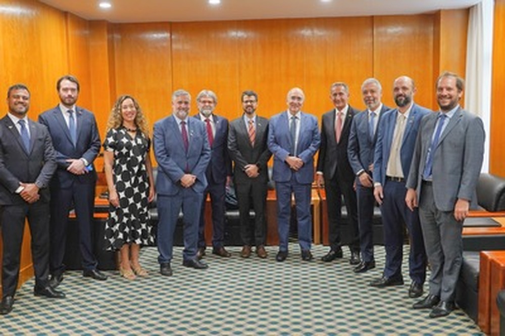 Brasil fortalece parceria com a China em missão liderada por Waldez Góes