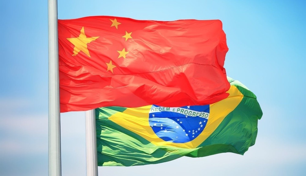 Brasil rompe exclusividade dos EUA e envia militares à China