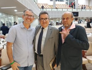 Hudson e Wilson Marçal celebram Dia dos Pais no Ministério Madureira com Pastor Henoque   