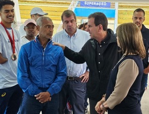 Senador remove fotos com Bolsonaro e pode pagar preço alto nas eleições de 2030