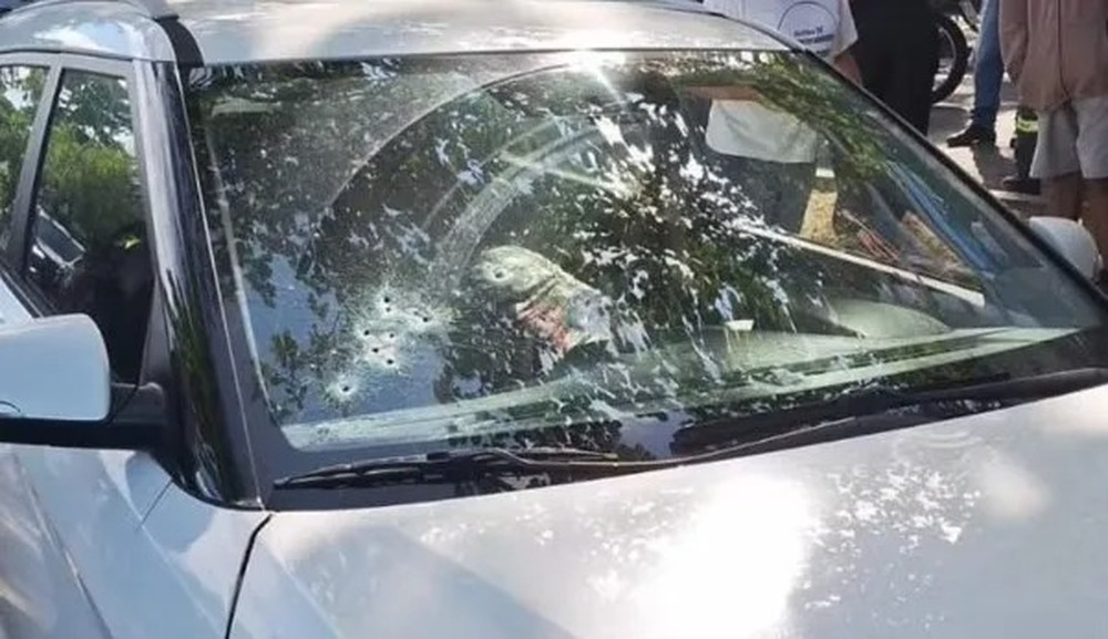 Homem é morto a tiros de fuzil dentro de carro na Barra da Tijuca