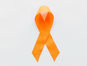 Agosto Laranja: mês de conscientização sobre a esclerose múltipla