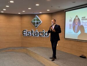 Presidente da Miguel Pereira Tur destaca projetos sociais e cinematográficos em evento da ANB