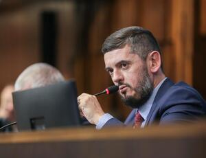 'Nosso mandato tem que ser respeitado', afirma Bacellar em apoio a deputados após retaliação política em Duque de Caxias