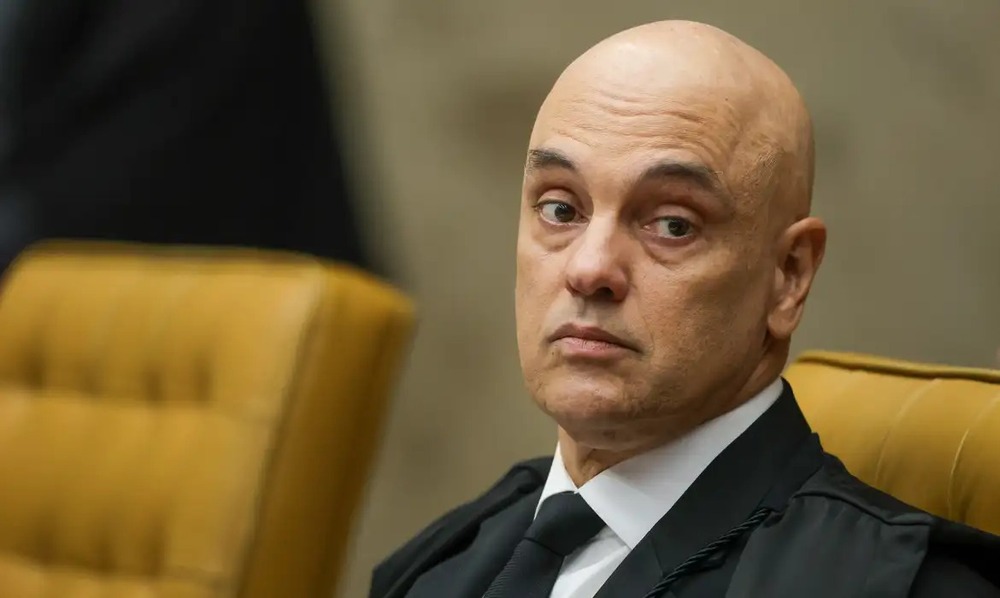 Trama golpista: Moraes pede data para julgamento de Bolsonaro e mais 7