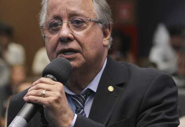 Deputado vai sugerir a LIESA que Carnaval de 2026 tenha mais três escolas no Grupo Especial 