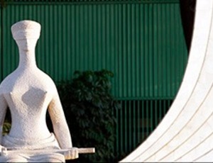 Governo Trump chama Moraes de 'tóxico' e reage a decisão de Dino 