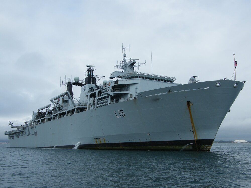 Brasil avança para adquirir navio de guerra britânico em operação internacional