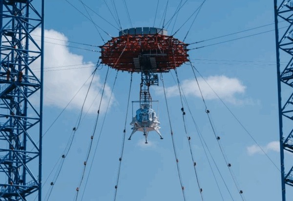 China conclui com sucesso 1º teste de módulo lunar tripulado