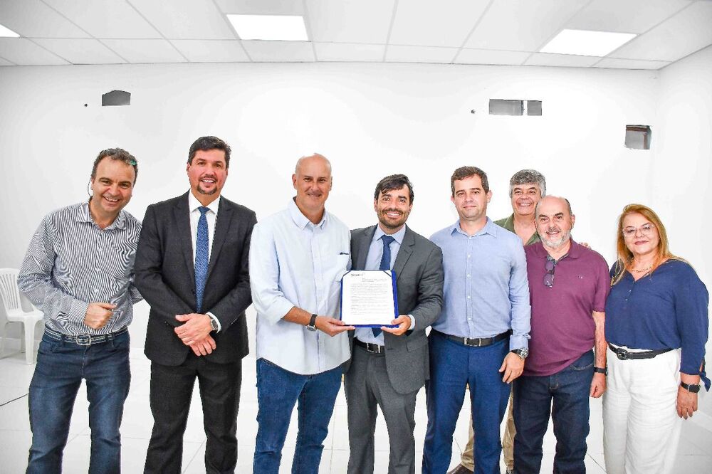 Tande Vieira lança REGIN 2.0 e facilita abertura e renovação de empresas em Resende