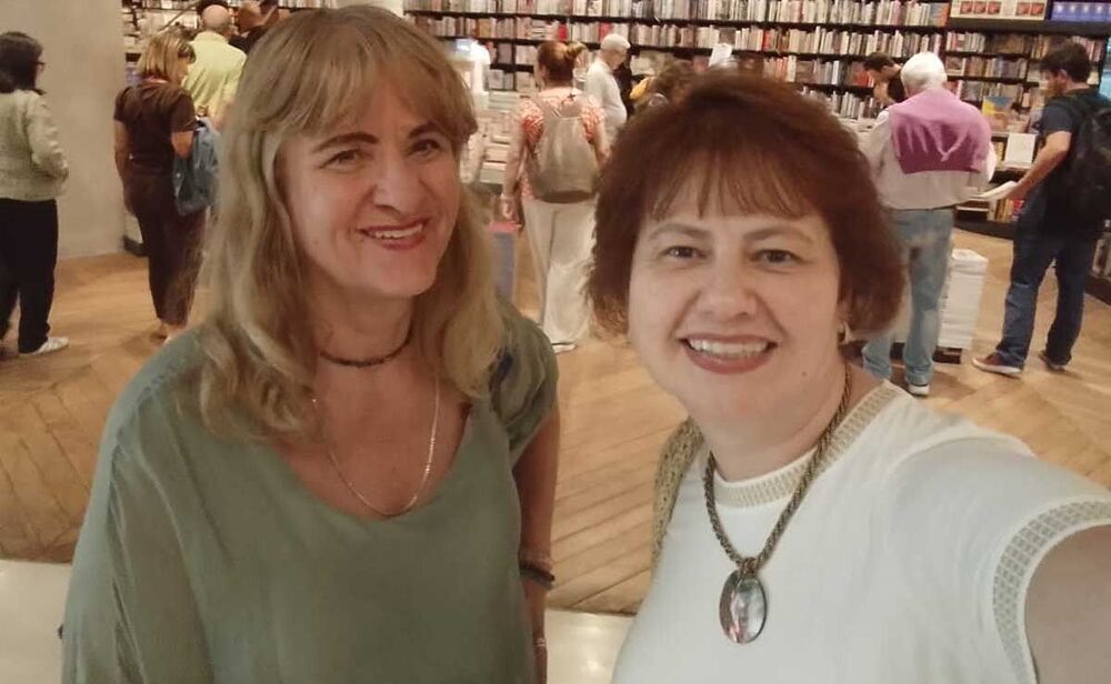 Narjara Turetta e outros notáveis recepcionam a atriz Luzimar Trottmann