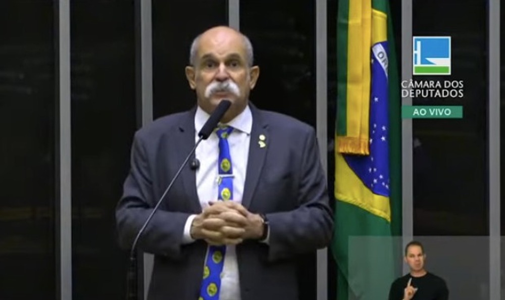 Sargento Fahur dispara contra Frei Chico e diz quer ver 'cara gorda' do irmão de Lula e internet não perdoa!