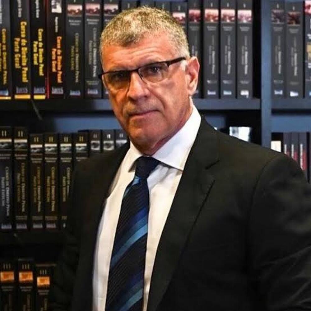 Secretário de Zema, Autor de mais de 20 livros consagrados de Direito Penal emerge como aposta do Novo ao Palácio das Laranjeiras