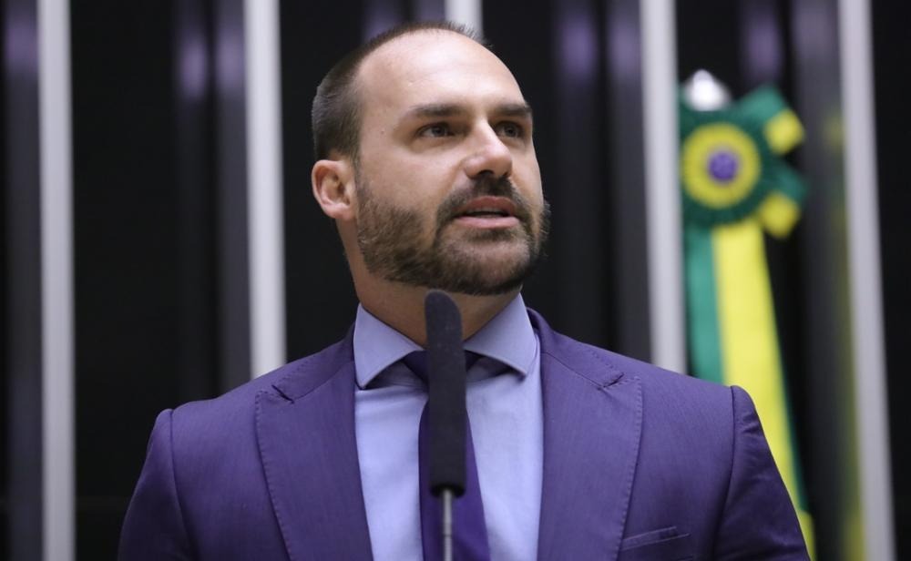 Eduardo diz que família deixará o PL se Tarcísio entrar