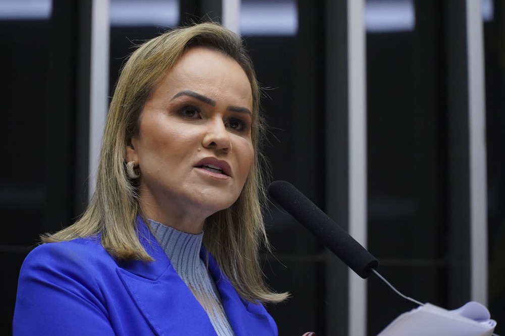 Deputada Daniela do Waguinho apresenta projeto de lei para ampliar proteção contra maus-tratos de animais