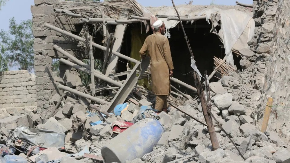 Terremoto no Afeganistão deixa mais de 800 mortos e 2.800 feridos