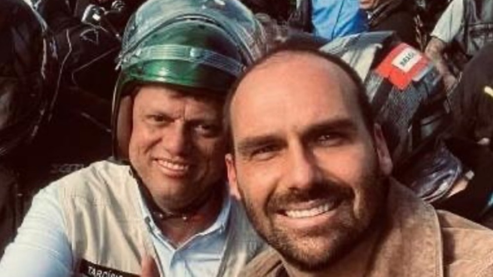 Insatisfeito com Tarcísio, Eduardo fala em lançar candidatura independente em 2026