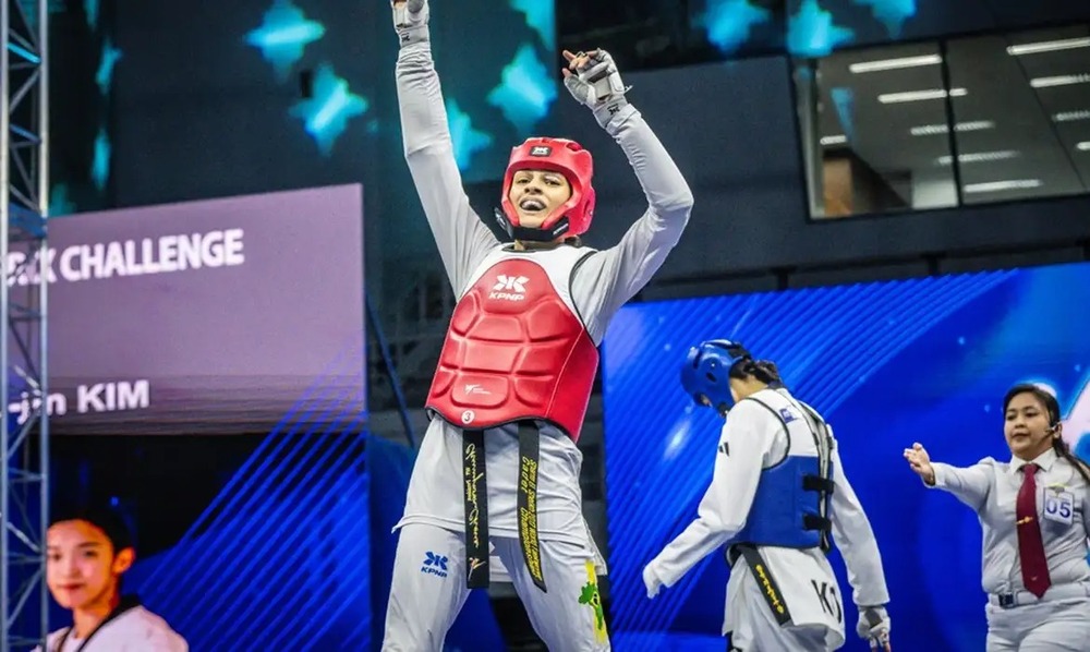 Brasileira supera campeã olímpica e vence Grand Prix de taekwondo