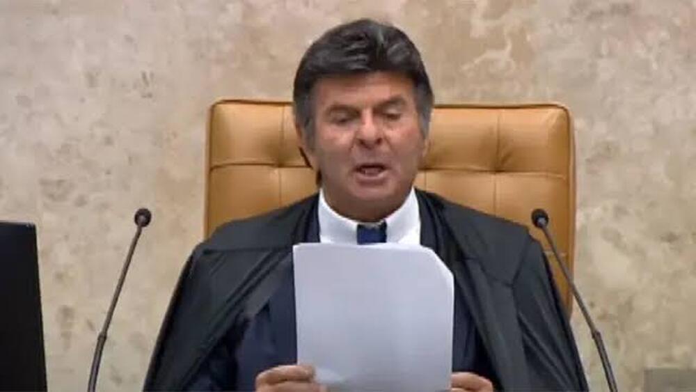 STF e o Indulto de Bolsonaro: Fux Afirma que Crimes Contra a Democracia Não Admitem Anistia