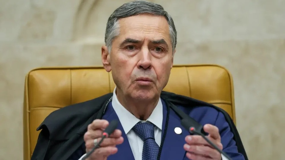 ‘Empurraremos extremismo para a margem da história’, diz Barroso na véspera de julgamento de Bolsonaro