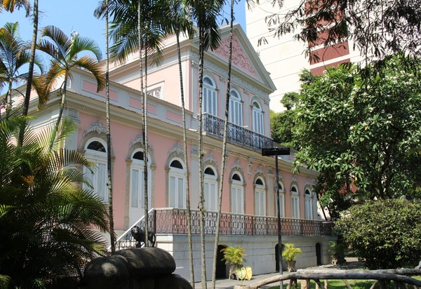 Democracia, soberania e segurança pública são destaques em atividades online e gratuitas da Fundação Casa de Rui Barbosa