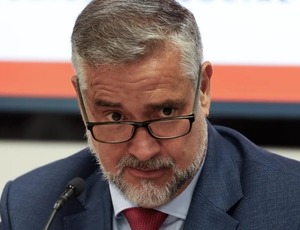 PT deve escolher ex-ministro Paulo Pimenta para disputa ao Senado