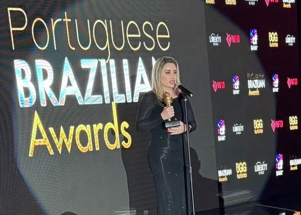 Cantora Tuta Guedes é Premiada no Portuguese Brazilian Awards em Nova York e Encanta o Público em Dueto Especial com Simony