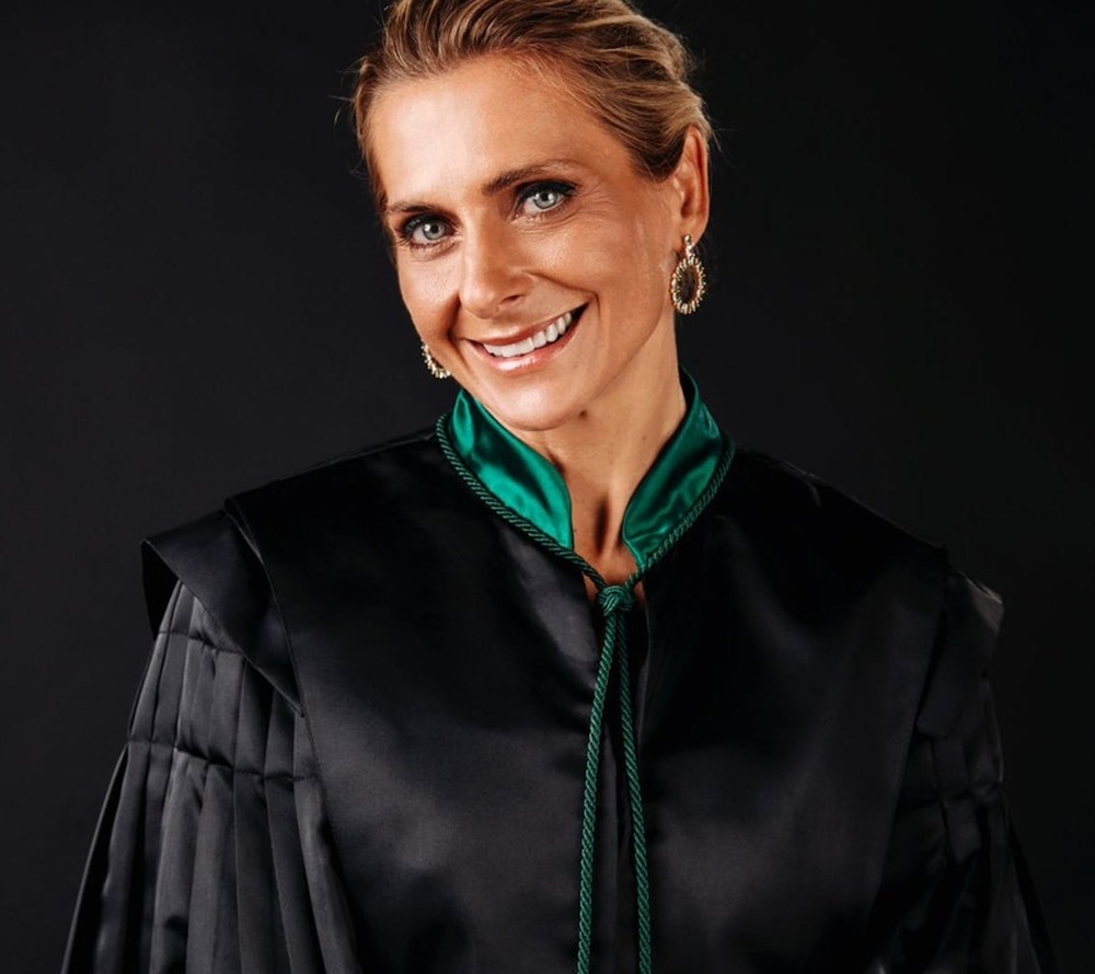 Juíza Federal Rosangela Martins defende empoderamento feminino sem abrir mão da feminilidade