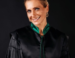 Juíza Federal Rosangela Martins defende empoderamento feminino sem abrir mão da feminilidade