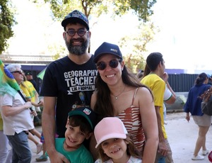 Brasileiros celebram soberania; Curupira e Zé Gotinha desfilaram