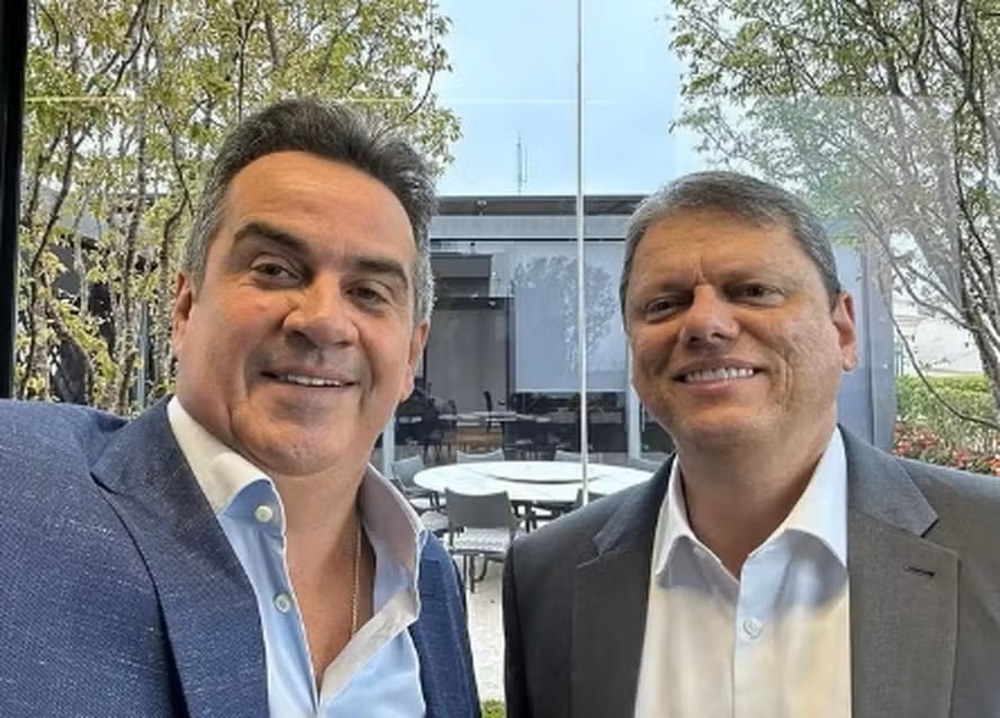 O candidato de Ciro Nogueira é o Tarcísio, ao dizer em entrevista que Bolsonaro não aguentaria ficar na cadeia por estar muito doente, logo, nem aguentaria ser candidato a presidente, diz Reinaldo Azevedo