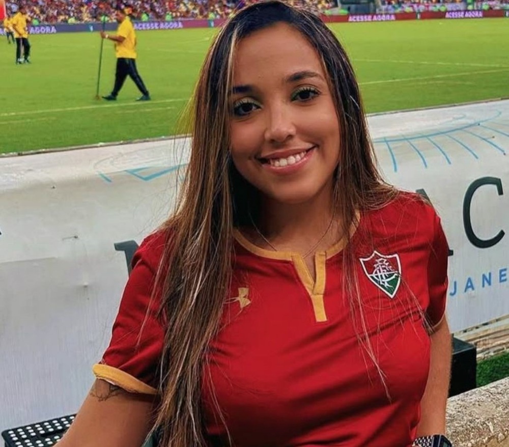 Polícia encontra materiais vencidos em clínica onde jovem morreu após cirurgia estética