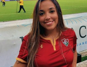 Polícia encontra materiais vencidos em clínica onde jovem morreu após cirurgia estética