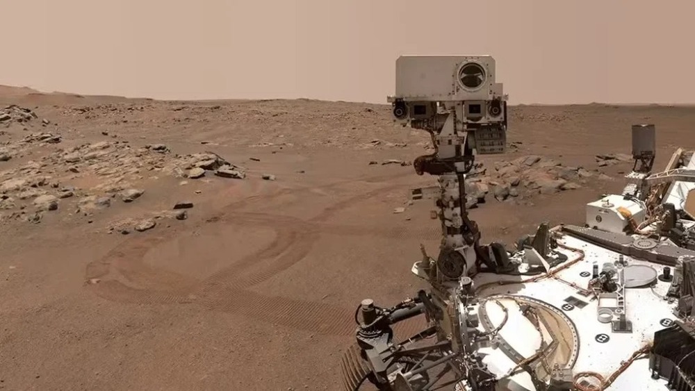 Mistérios em Marte: Rover da Nasa acha indícios de vida microscópica em rocha