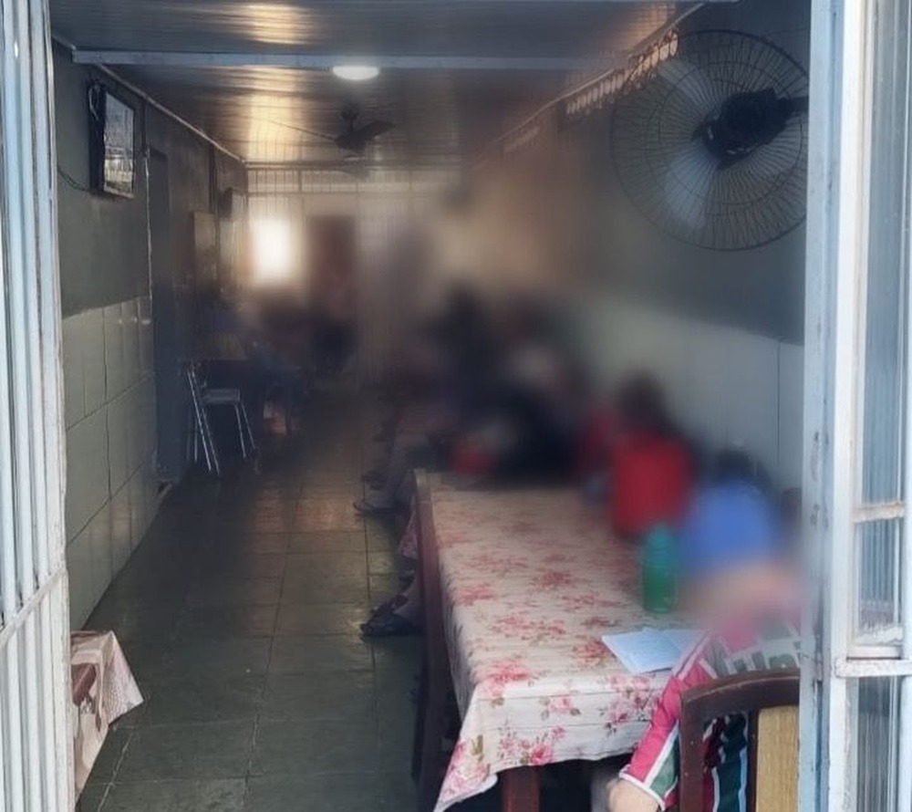 Polícia Civil interdita asilo clandestino e resgata 16 idosos em Campo Grande