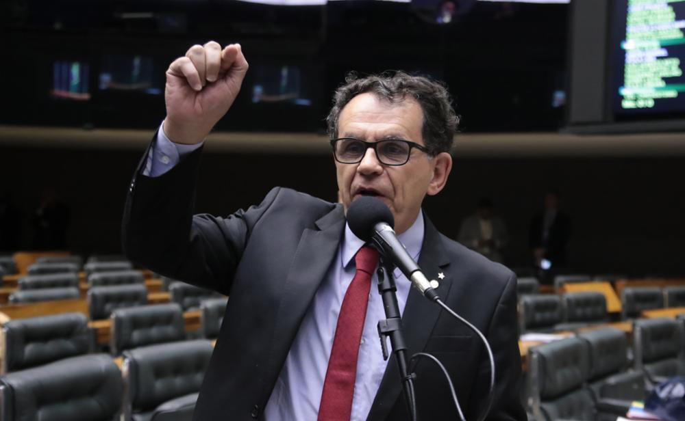 Projeto de Reimont garante etiquetas em braile e QR Code em roupas